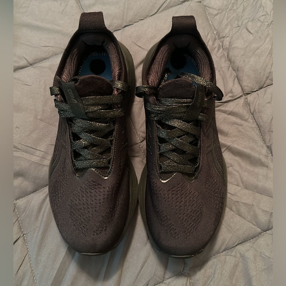 Asics Gel-Nimbus 25 Running 👟Women’s size 10.5 & Men’s size 9